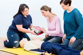 Defibrillator